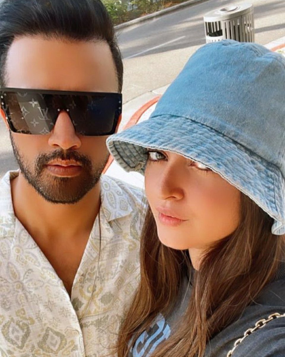 Kaisay btayen kion tujko chahein yara bata na payen 💙

#love #wife #AtifAslam #aadeez