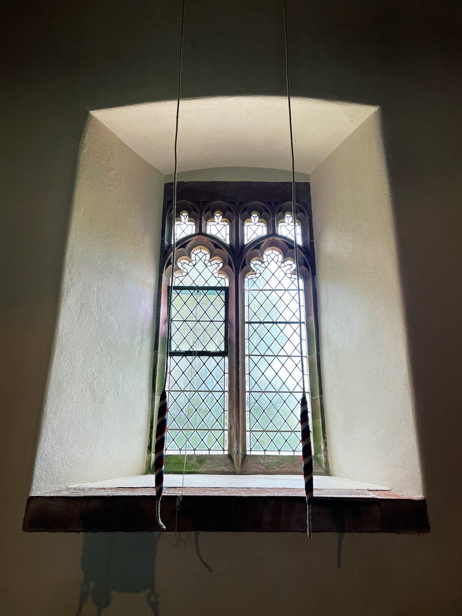 WindowsLake's tweet photo. Special Sunday Window #NiceWindow https://t.co/wUO8TPy008