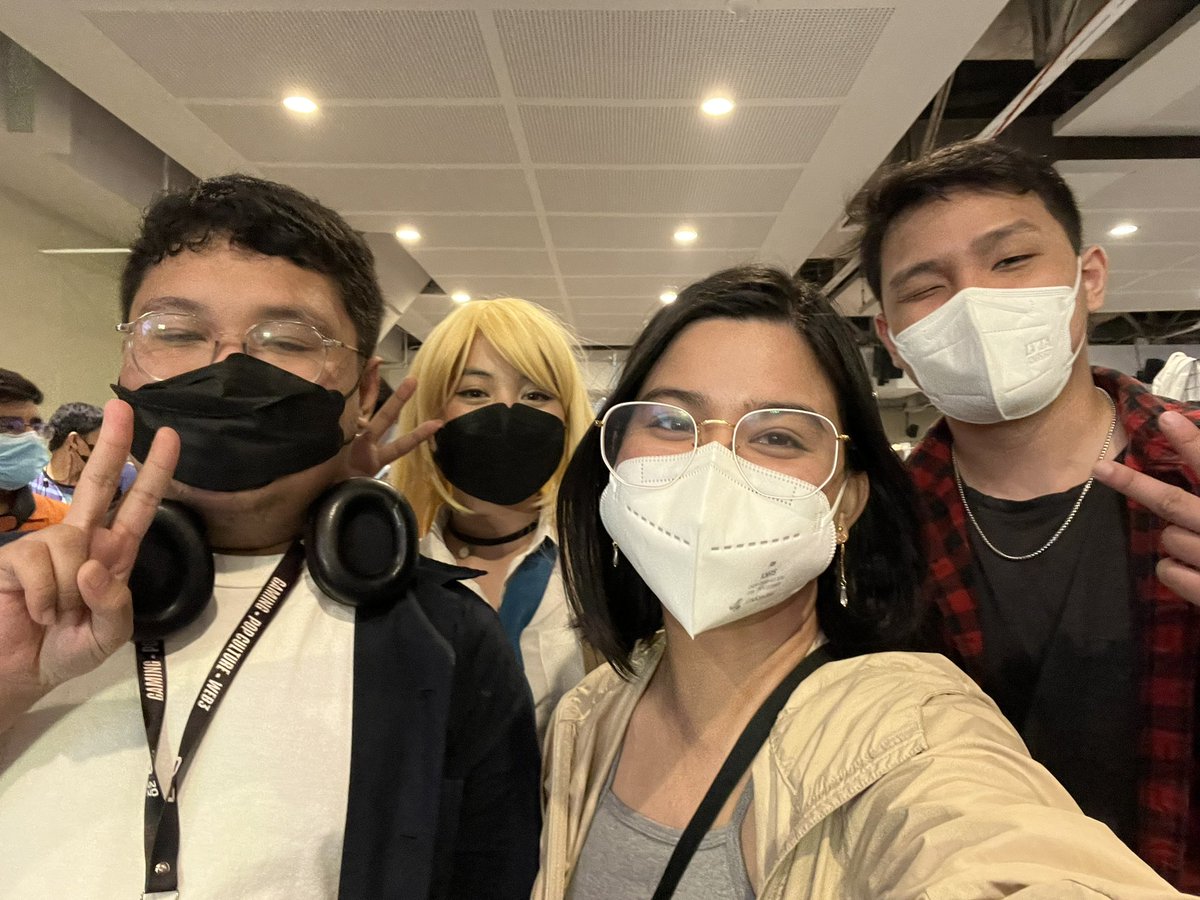 pollybaterna's tweet photo. OtakuExpo with @PopiSSB @Altershot_  &amp; Mesai (as Marin!) 💃✨ https://t.co/66kfclwCck