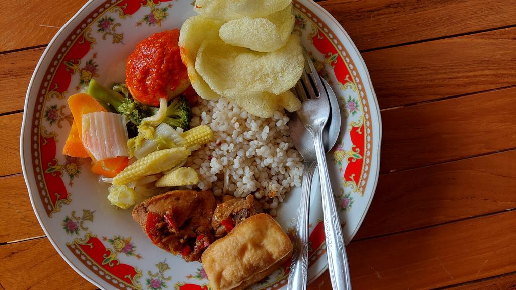 Sangat sehat jika dikonsumsi dengan porsi "ISI PIRINGKU" Karbohidrat rendah GlikemikIndeks, Sayur bervariasi, Protein Nabati dan Hewani yang cukup