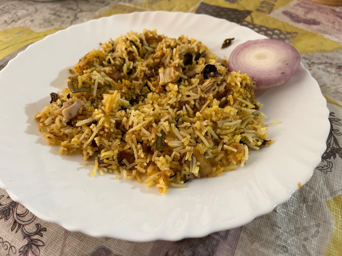 ikktaara's tweet photo. Made chicken biryani today 😋 https://t.co/fg7xCqEuPq