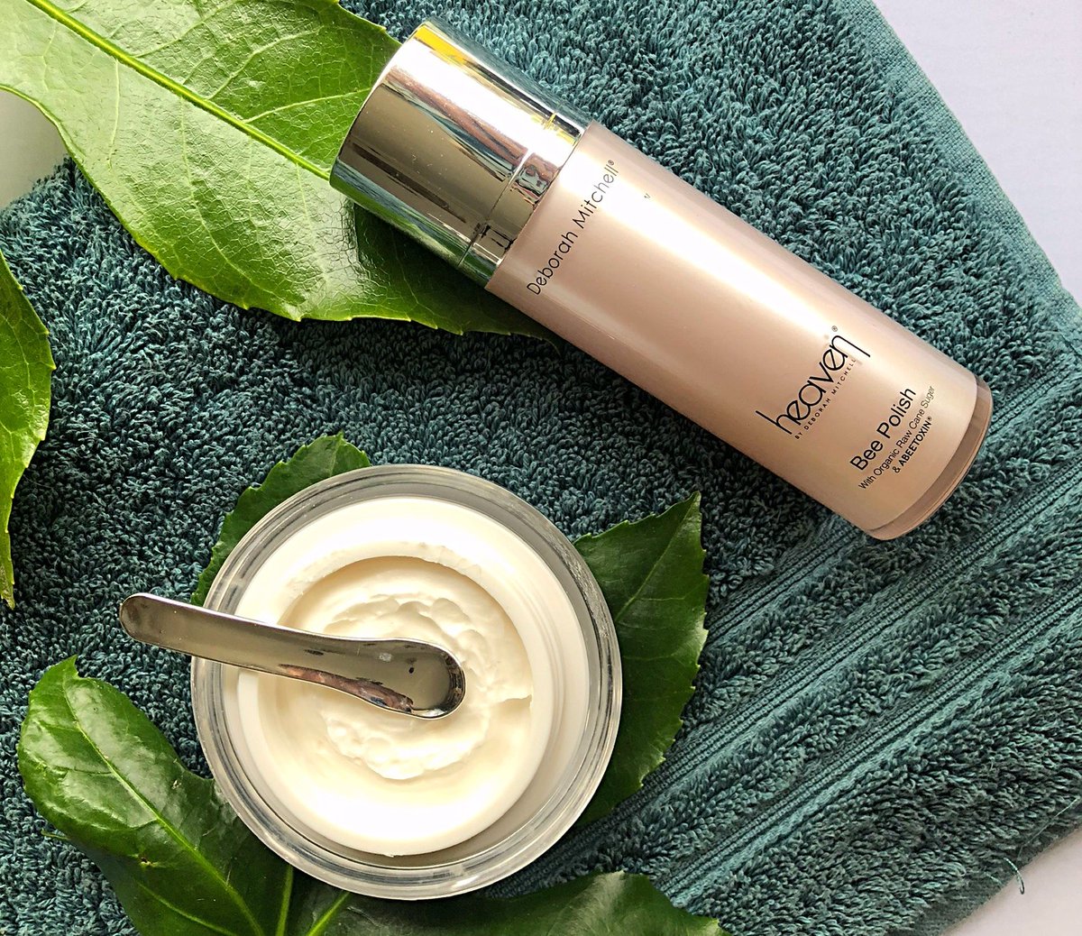heavenskincare's tweet photo. A product we constantly recommend to clients is our best-selling Bee Peel, if you're wanting to get deeper into your skin and reveal the healthy layer beneath. 
https://t.co/9j95Sg4Xbv
#heaven27 #giveaway https://t.co/aRC4Fheju8