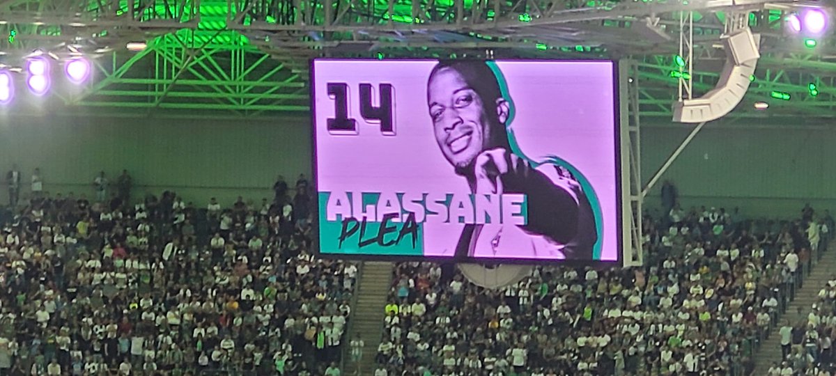 bfcdreamteam's tweet photo. https://t.co/uJEonDcvC1 Nachberichte #BMGBSC. Drei Spiele, sieben Punkte, vorübergehend Platz Eins. Nicht nur Alassane #Plea #AP14 gefällt das. #gladbach #fohlenelf #dtl2004 https://t.co/Ma5JTvGaHS