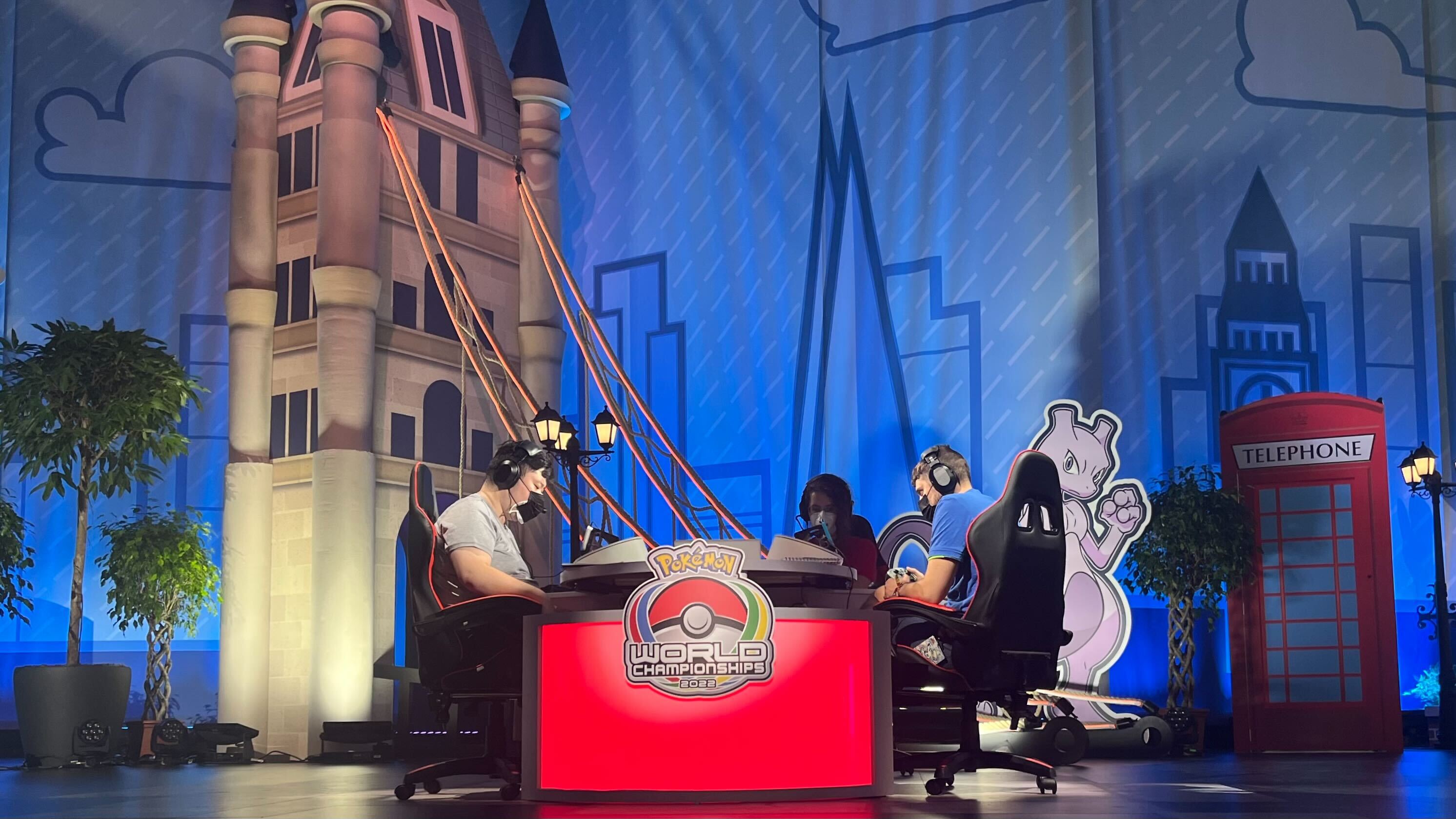ポケモン公式ツイッター ポケモンバトルの世界大会 ポケモンwcs22 のゲーム部門の決勝戦が まもなくスタート ポケモン ソード シールド の世界チャンピオンが いよいよ決定するよ ライブ配信でぜひ観戦してね T Co 4g2n1cw4fz