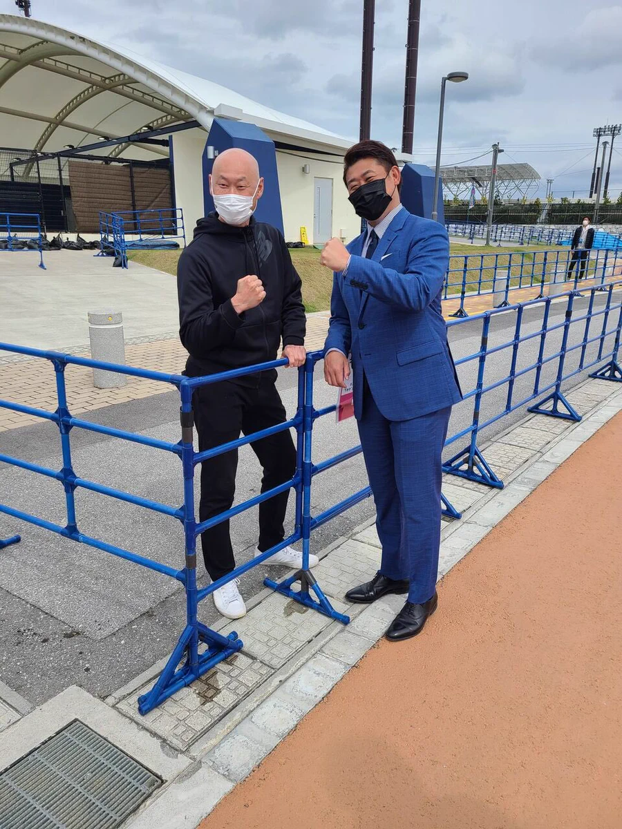 錦鯉かと思ったら、森本稀哲と松坂大輔がガッツポーズしてるとこだったｗ