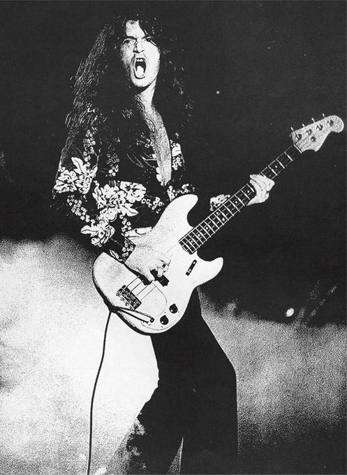 Happy 71st birthday to the great Glenn Hughes who was born on this day in 1951. 