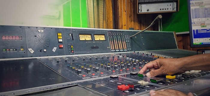 mayedps's tweet photo. Radio cubana, sonido para ver. #100años  cumplen este 22 de agosto. Felicidades a todos sus trabajadores. #SanctiSpíritus #Cuba @saludsspiritus @AvellaRivero @SanctiSpiritus1 @chinea_diaz https://t.co/X1s9ZDX1JF