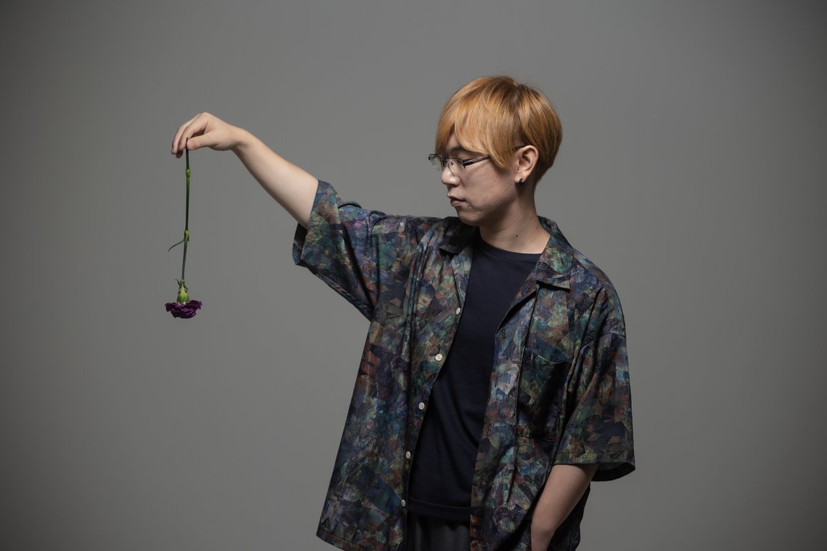 【お知らせ】
新しいアーティスト写真に変更しました！これからもよろしくお願いします！