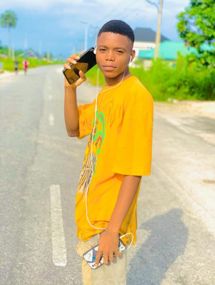 Elohor wizzy tweet media