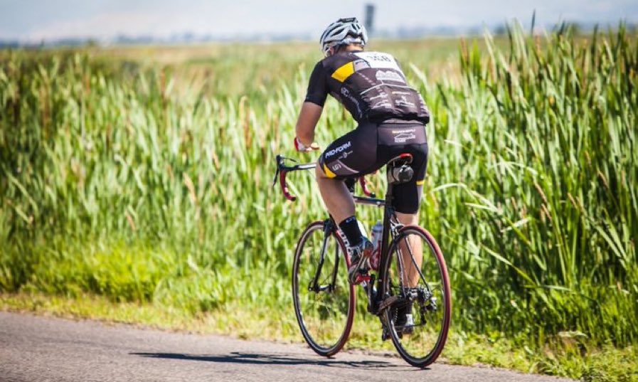 Dernière minute : Patrik Chládek, seul cycliste du Tour de France à ne pas se doper, arrivera aujourd’hui sur les Champs-Élysées