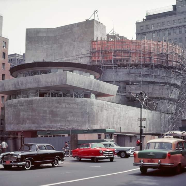 areasvellas's tweet photo. Frank Lloyd Wright...
Construction of the Guggenheim Museum...1958
#architecture #arquitectura #construction #FrankLloydWright #Wright #Museum #Guggenheim https://t.co/HEPTjPIX7M