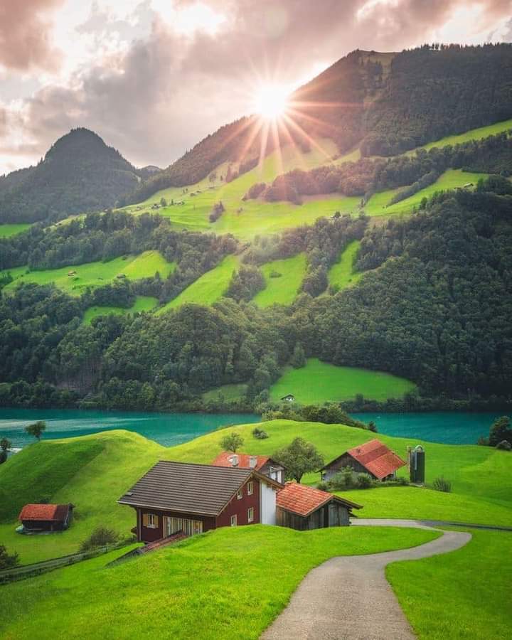 احجز مع شركة السلام وراح تفرق معك كتير لحق العرض ولا تتردد 
خصم 40%على تذاكر الطيران 
للحجز والاستفسار التواصل خاص
📩📩