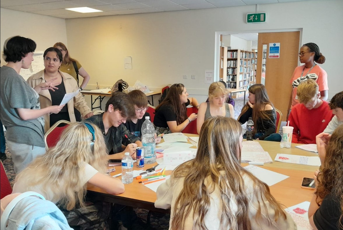 Our teams were excited to talk about the impact of @NCS when local MPs recently came to visit. Our NCS teens spoke passionately about their social action projects and all the fun they'd had! 

Learn more: ow.ly/4wMs50KmKA3

<a href="/NadiaWhittomeMP/">Nadia Whittome MP</a> <a href="/drlukeevans/">Dr Luke Evans MP</a> <a href="/tobyperkinsmp/">Toby Perkins MP</a>
