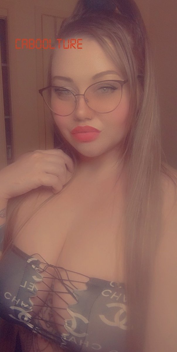 CourtneySjaard1's tweet photo. #buyingcontent #sellingcontent #sw #internationallypublishedmodel #aussie #model #greeneyes #blondehair #ecup #curvy #biglips #longhair #chanel #girlswithglasses #onlyfans #of #tattooedgirls #nude #topless #naked https://t.co/oDna9aUn2v https://t.co/DCSGH9dxfv