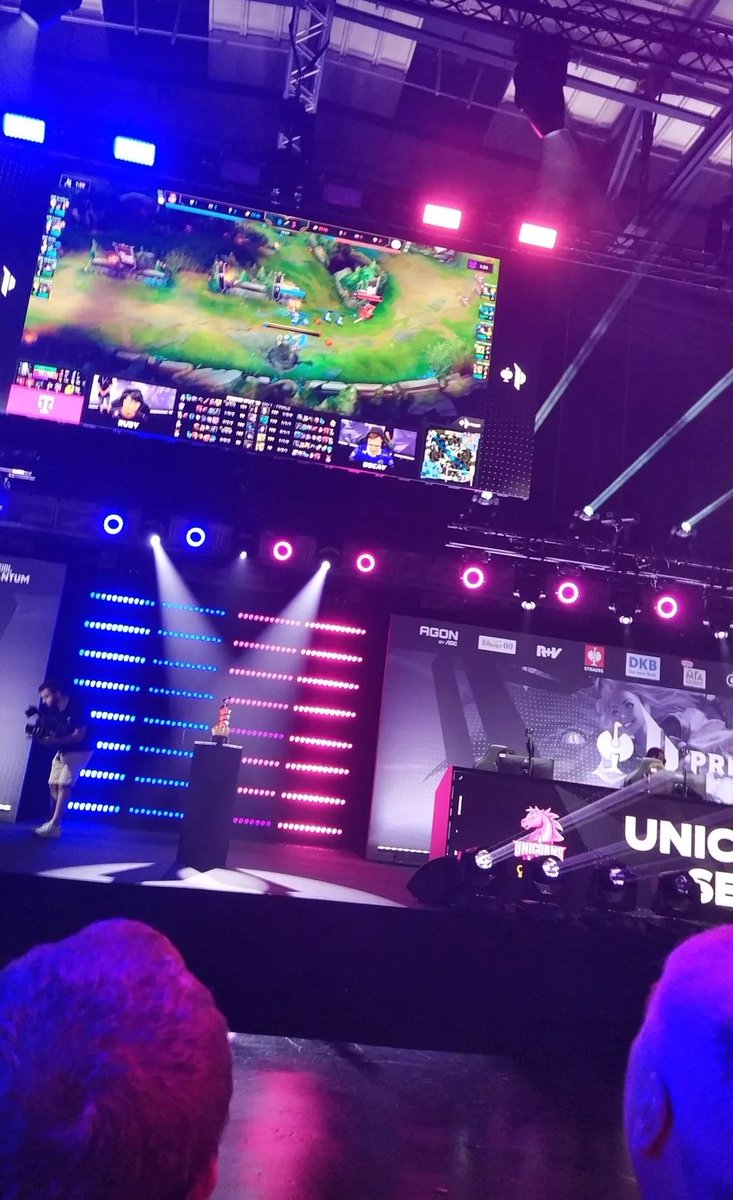 RypexLoL's tweet photo. Primeleague Finale aus der zweiten Reihe 👍 Crazy was da für ne Stimmung war. Danke @RazerGermany und @PrimeLeague für die Tickets. #EndlichOffline https://t.co/gRHwRdKkdi