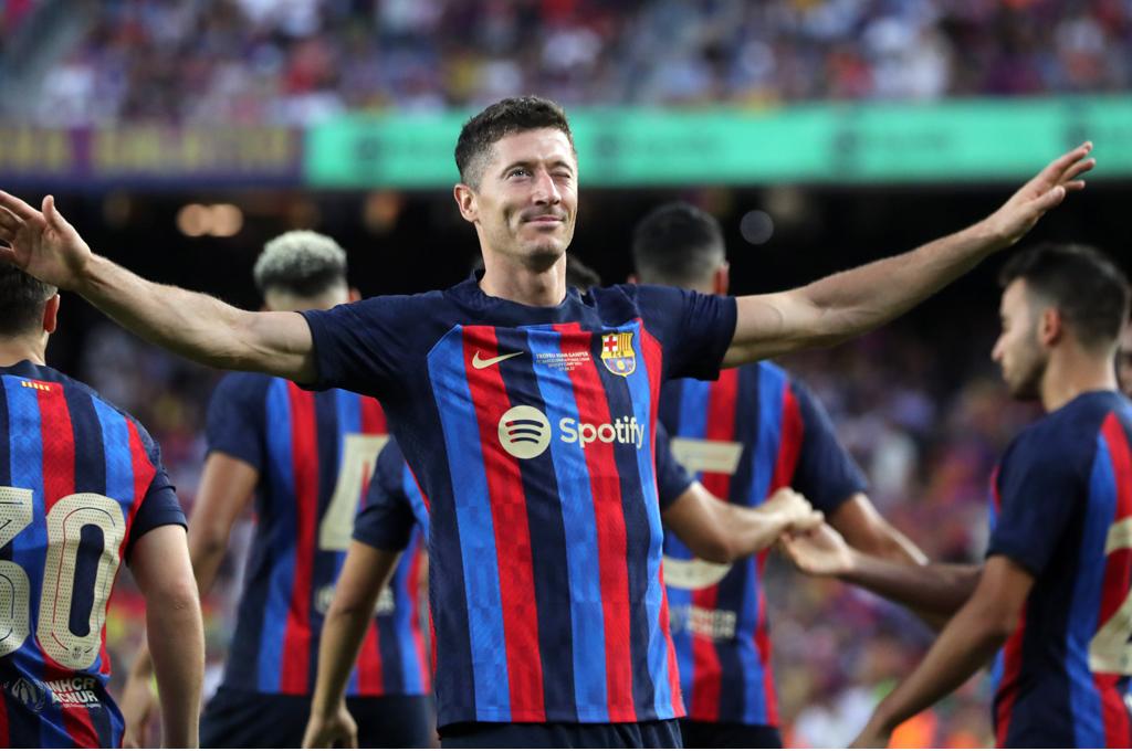 Robert Lewandowski turns 34 years old today.

Happy birthday, crack! 
