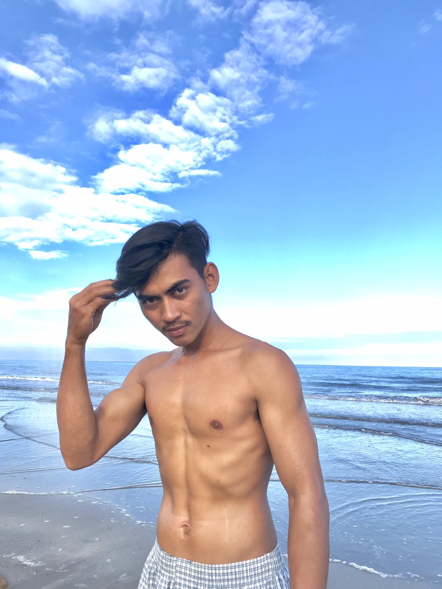 99Vikran's tweet photo. Hasil berjemur⛱🌞🔥 ig:vikran_99 https://t.co/I2PfQPzkRB
