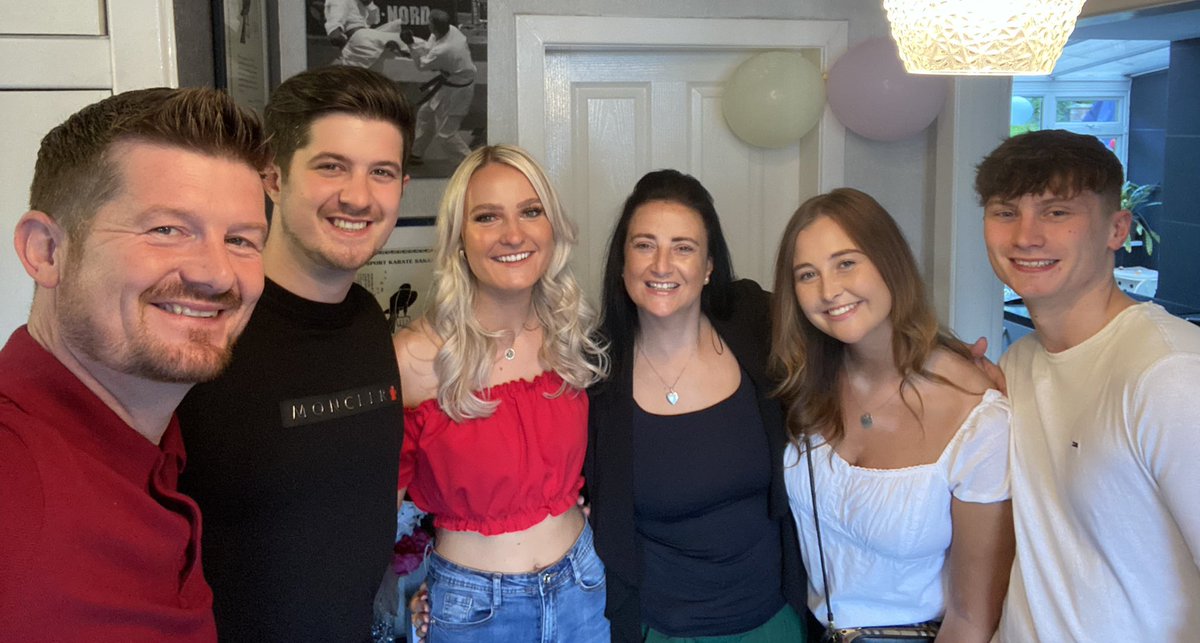 jturnbull76's tweet photo. Turnbullโs assemble. Picture with the young team before meeting mum and dad for a meal in prep for @JJEventbars West Coast Fest 2022 Events in September ๐บ๐ป๐๐ผ๐๐ป๐บ๐ป๐บ๐ฅ๐พ๐ฅ๐ธ๐น๐ง#westcoastevents #j&Jeventbars #familyiseverything #ayrshirehospice #EvolveGroup https://t.co/XJPWCJNcVg