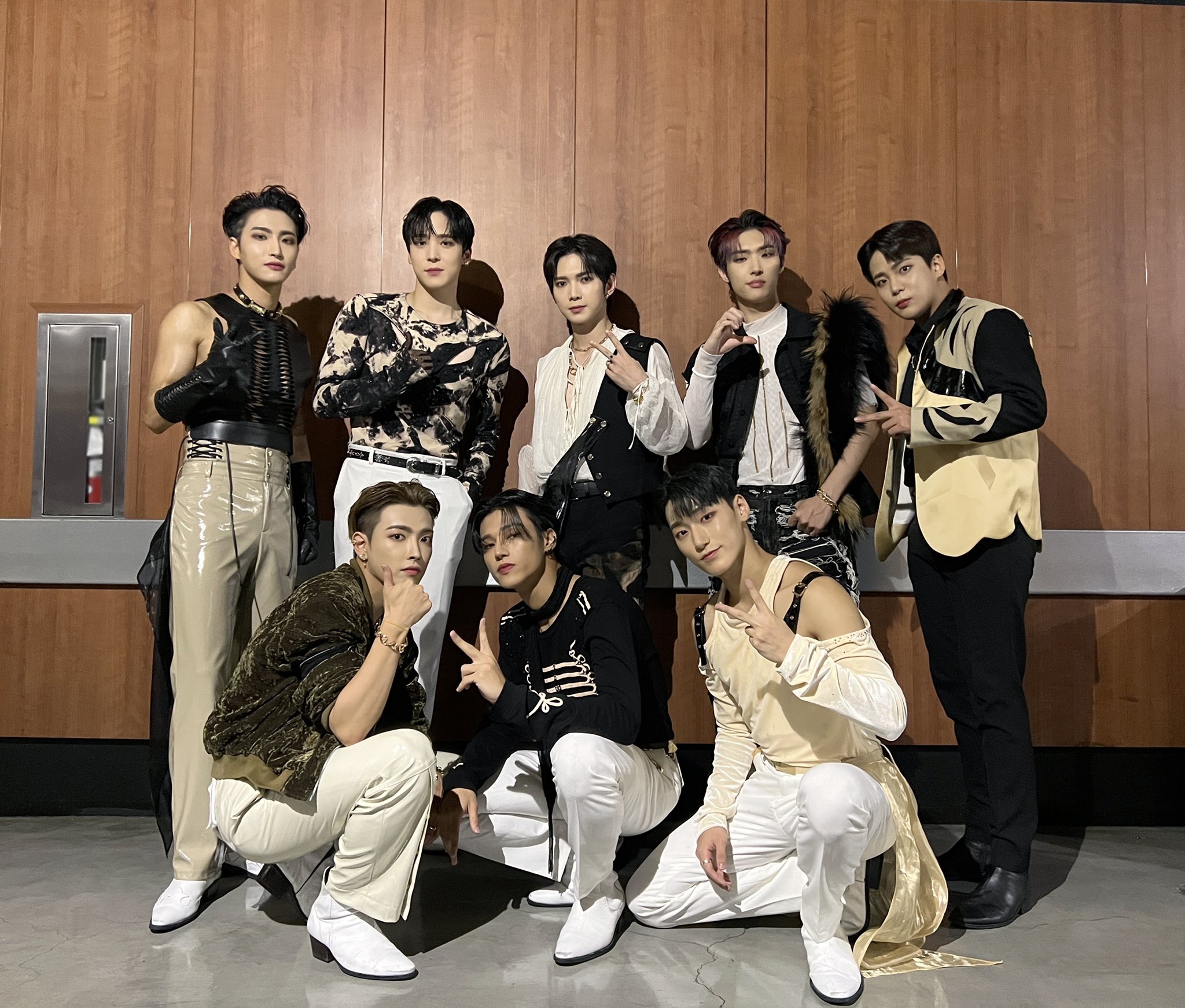 ateez-on-twitter-today-ateez-la