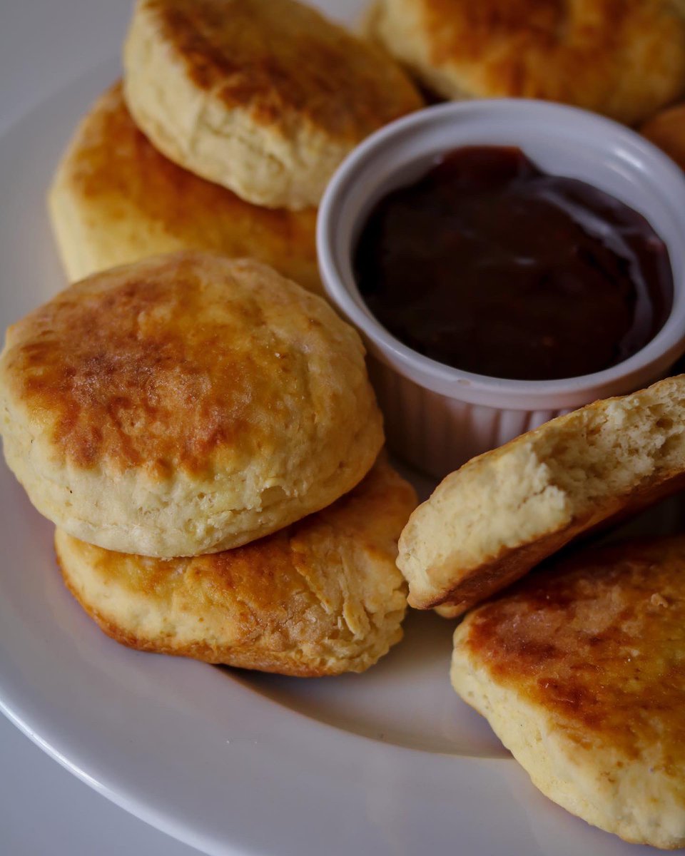 BeastlyEatsSA's tweet photo. These classic scones hit the spot. Perfect for an afternoon tea or coffee. https://t.co/UjVVVfllHu