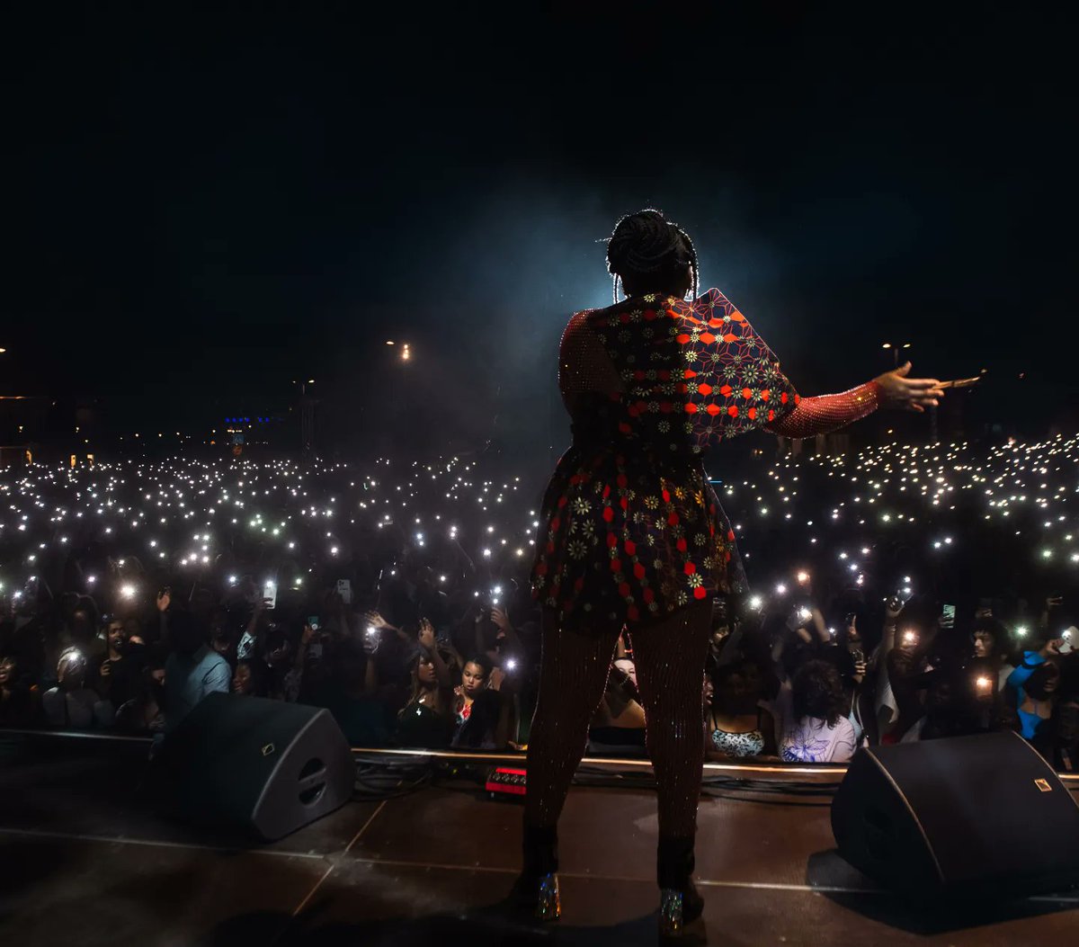 🇳🇬🌟Yemi Aladé sur scène à Stockholm hier soir, devant plus de 20.000 personnes !