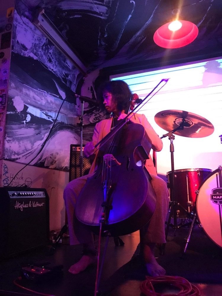 Last night, I am me. #experimental Edge #experimentalmusic night at Jam
Thank you for a photo:Teerasut Lekutai