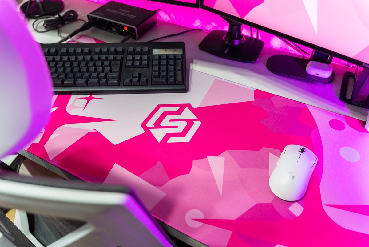 hyphenestJP's tweet photo. The @Stolz_FN MousePad!!
MIS PRODUCTIONによって製造されています。
#MISProd https://t.co/QcRxQJtKJJ
