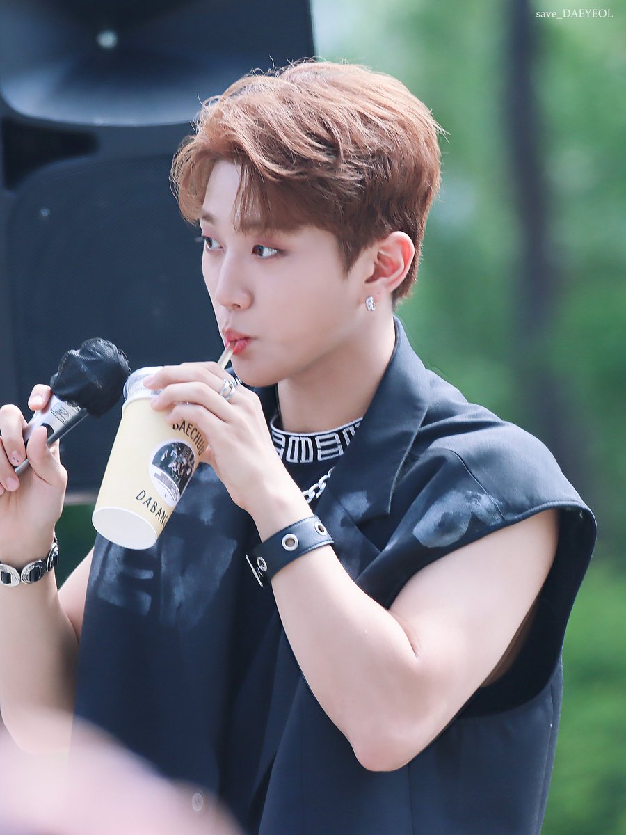 save_D_se's tweet photo. 220820 음악중심 미니팬미팅

사진 잘나온다고 정색하다 빵긋!😀 ㄱㅇㅇ

#주찬 #홍주찬 #JOOCHAN 
#골든차일드 #GoldenChild https://t.co/PasqylV838