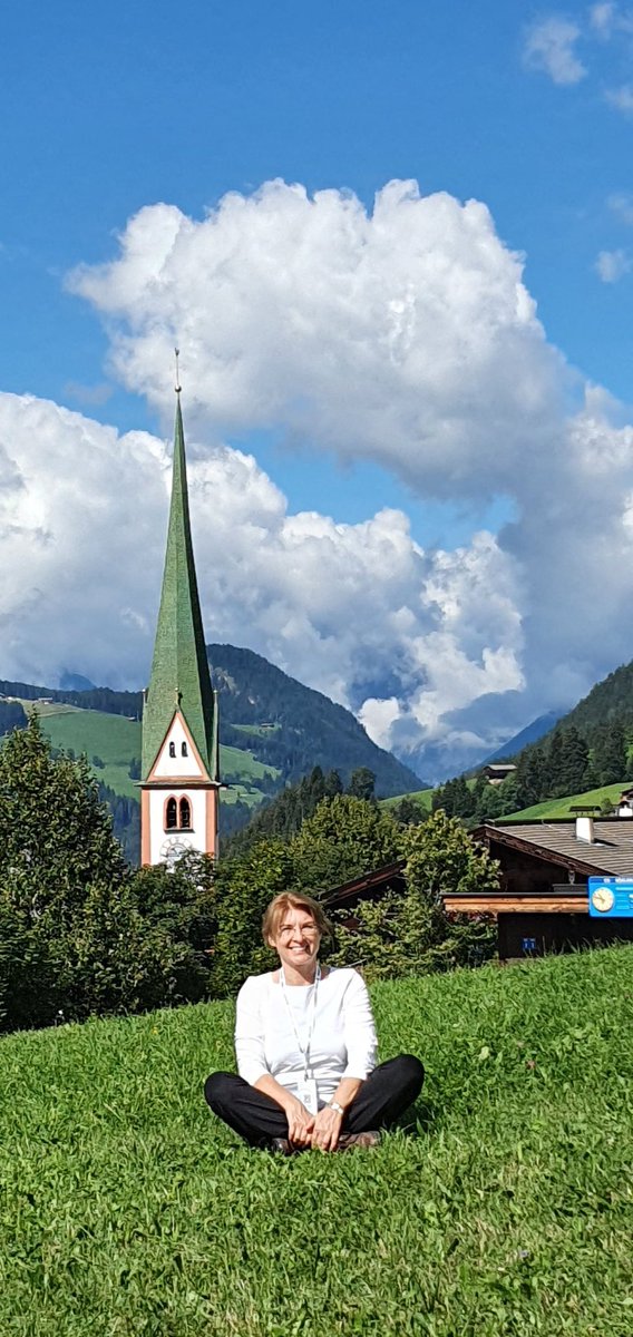Great to be in Alpbach and have the opportunity to teach a seminar on financial literacy for scholarship holders #EFA22 #efa