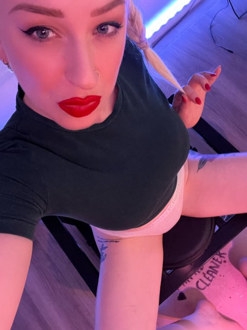 Would you be a good pantie cleaner for me? 😈💦 https://t.co/yAXjUEgpOl