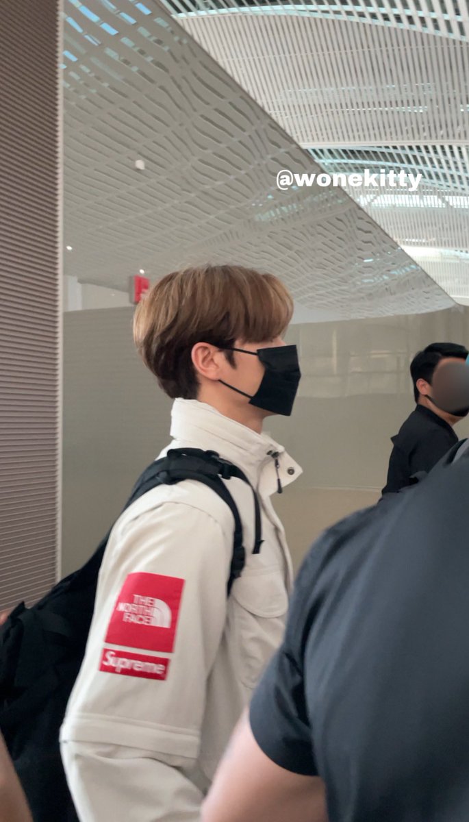 wonekitty's tweet photo. 220821 출국

더보이즈의 계절을 찾아서•••
#현재 #이재현 #더보이즈 https://t.co/G1uoU0RAhe