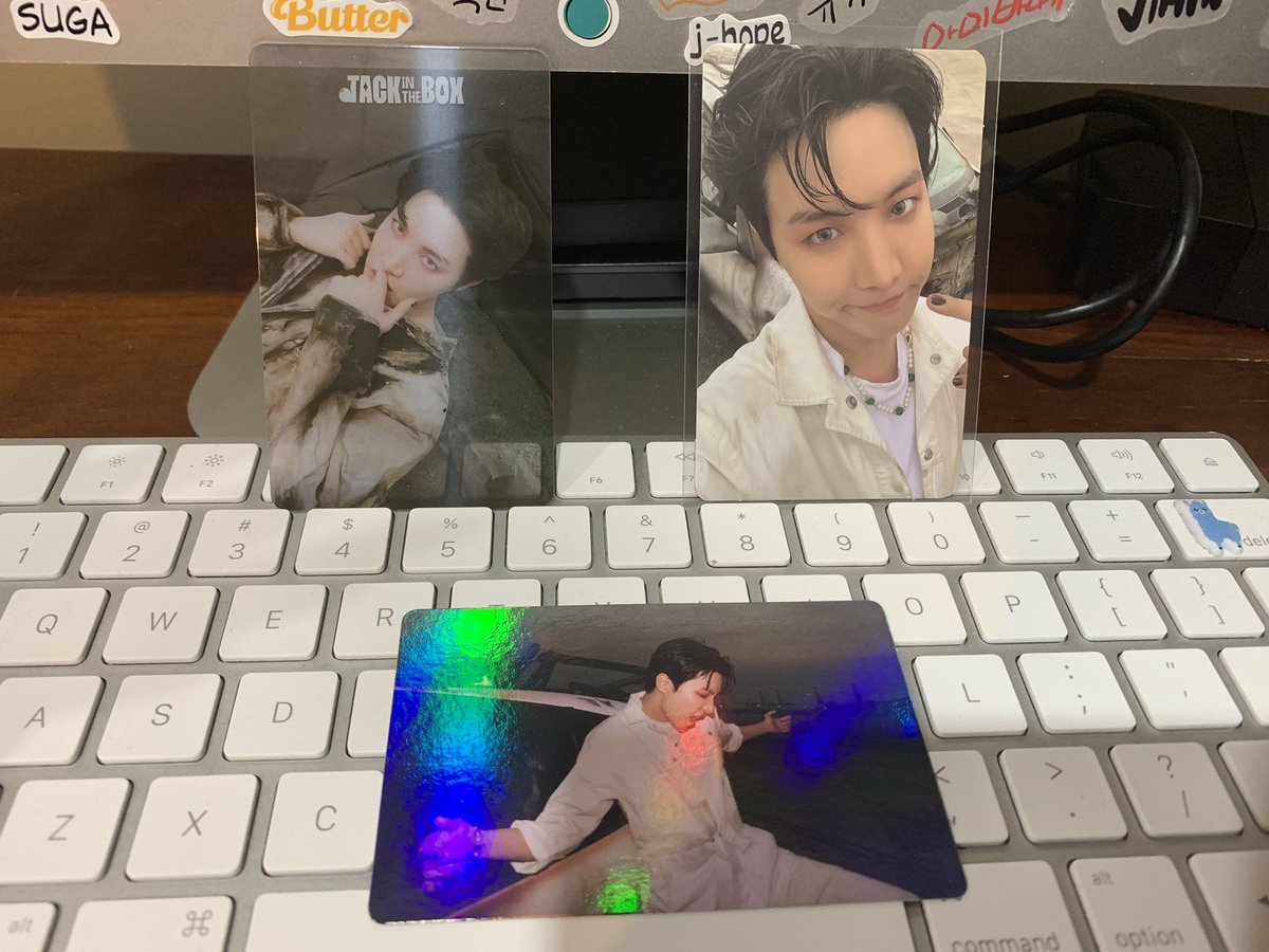 illegalbangtan7's tweet image. HOBI JITB PC GIVEAWAY 

RT and complete form below. 

You will need to nominate one of your friends to be into win the below Hobi PCs 

Form - docs.google.com/forms/d/1gZm2u…

Ends 28th August 2022 NZT