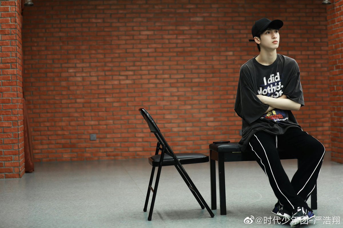 yhxpics's tweet photo. 210822
严浩翔 weibo update

“路过����️”

✧ #YanHaoxiang #严浩翔 #TEENSINTIMES #时代少年团 ✧ https://t.co/xjs6pWOA5X