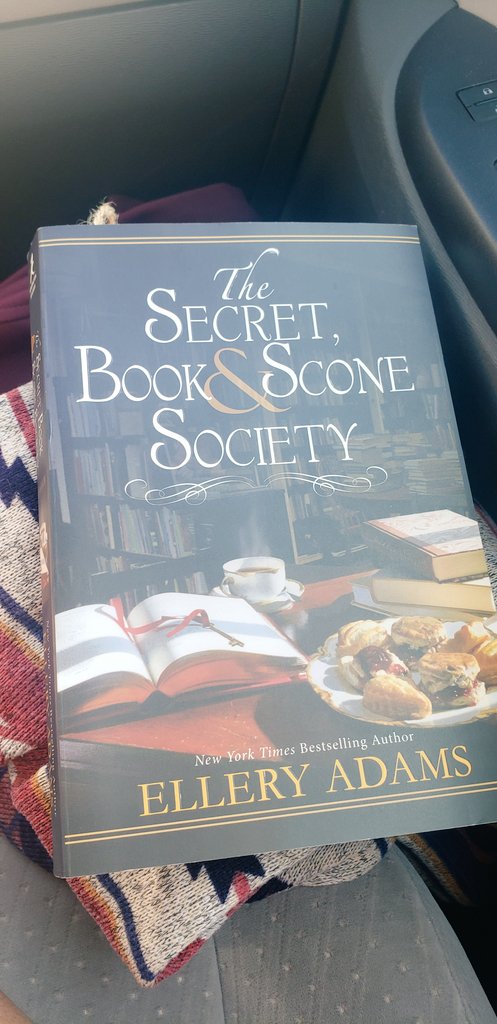 dreathebookworm's tweet photo. I'm going on a trip and need something to read in the car. This book will be perfect. #thriftedbook #thriller #bookaholic https://t.co/x4GEYezMdS