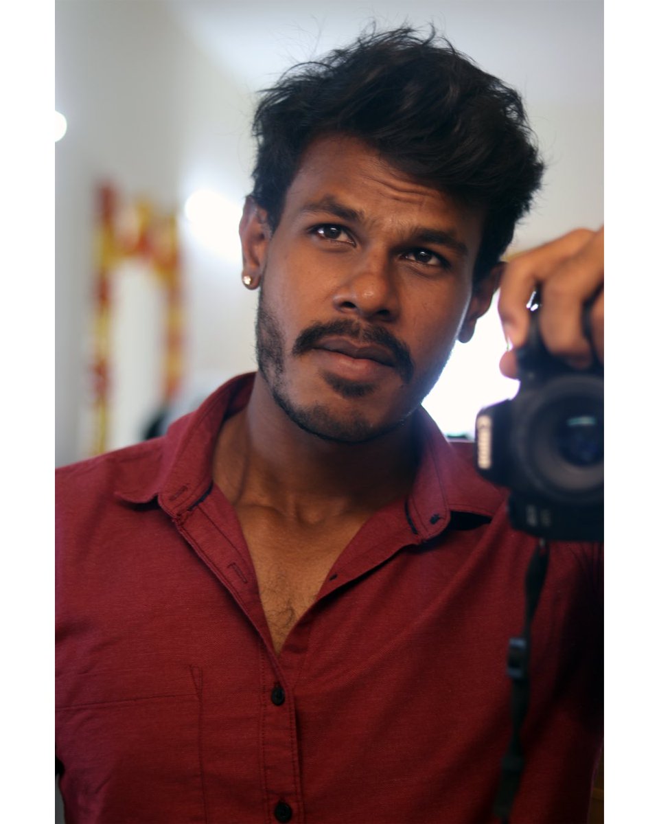 pravinsait's tweet photo. Confidence is saying to myself in the mirror, 'Hey you, I like you.' And then walking out into the world with nothing to prove.
#photooftheday #photoshoot #mirrorselfie #mirrorpic #loveyourself #pravinsait https://t.co/VQyCC0mBYh
