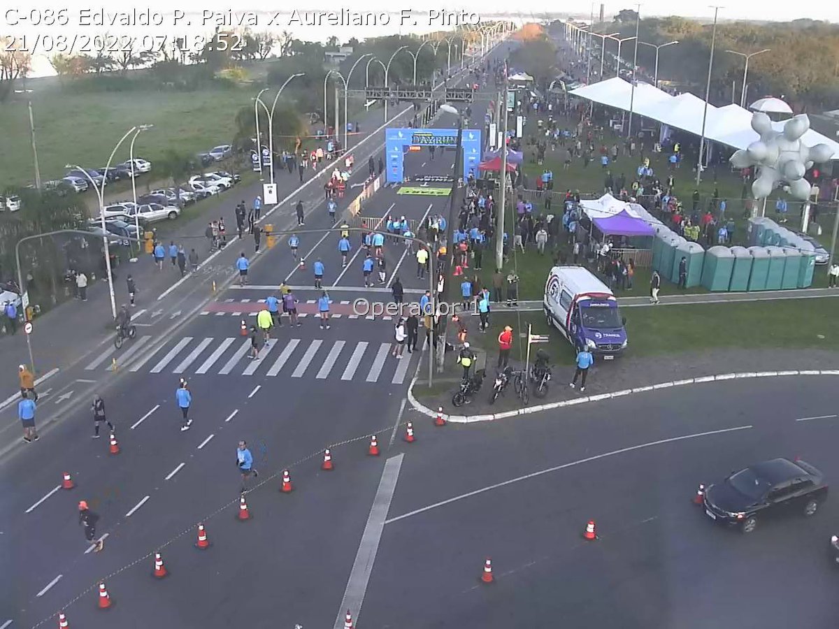 EPTC_POA's tweet photo. 07h40 - 🏃🏼🏃🏻♀️#EPTC está na orla do Guaíba para garantir a segurança viária na corrida de rua POA DAY RUN #poadayrun https://t.co/vpc6ljpw1L