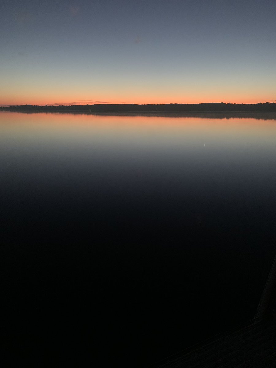 ClitherallLake's tweet photo. #sunrise Minnesota morning https://t.co/9eqm3vzNop