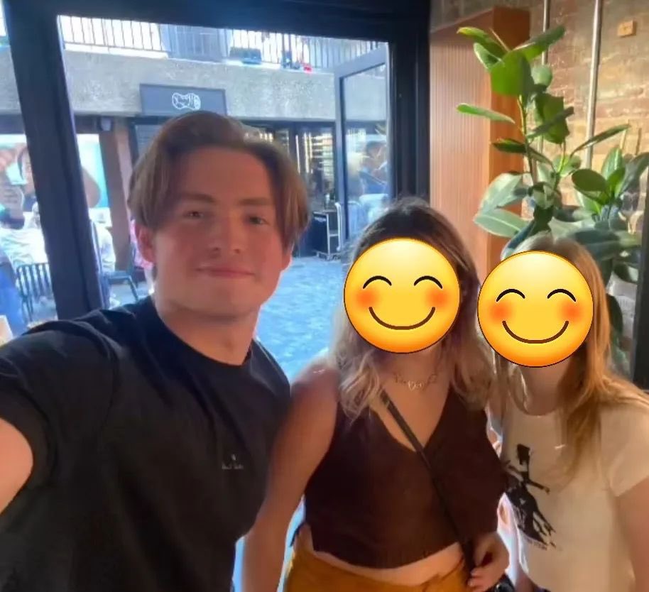 Kit Connor Updates on Twitter "📲 kit_connor Kit Connor with fans last
