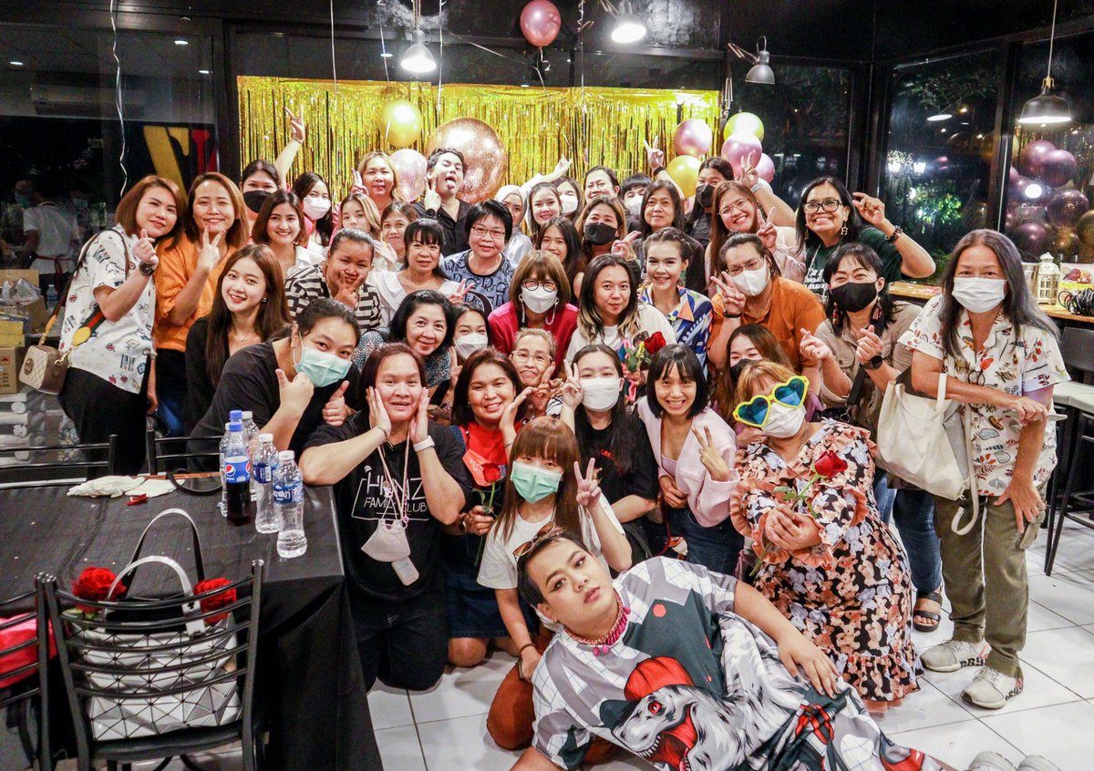 HunzHomePantip's tweet photo. ความอบอุ่นยังเหมือนเดิม ไว้มาเจอกันอีกนะ 🥰💕

#คิดถึงจังมาเจอหน่อย
#HFC #HunzFamilyClub #HunzIPH @Hunz_IPH 
@ALL4HunZ @HunzLoveLight @HunzWivesClub @Hunzts8_FC https://t.co/M7qPXwepFT