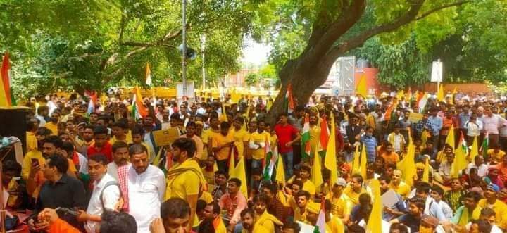MaithilAnup's tweet photo. इतिहास बनि गेल।

#MithilaRajya के समर्थन में एल हर मैथिल आ संस्थाके धन्यवाद। https://t.co/ofOudrAGrM
