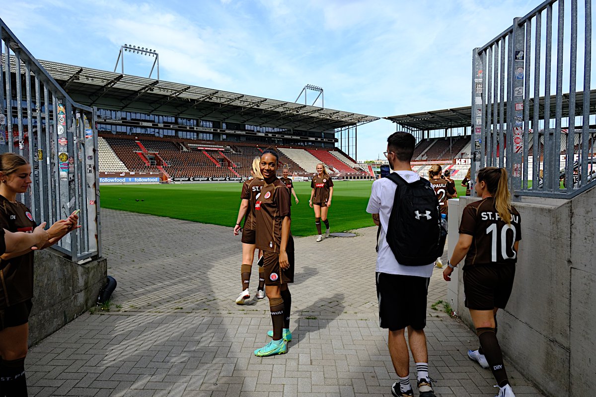 MvsSchramm's tweet photo. https://t.co/gfbq6LzbZu
#medientag 20.8.2022 #fcsp1frn #fcsp #millerntorstadion @DUEV1910 @uev1910 @MillernTon https://t.co/GxCYiLG9Cf