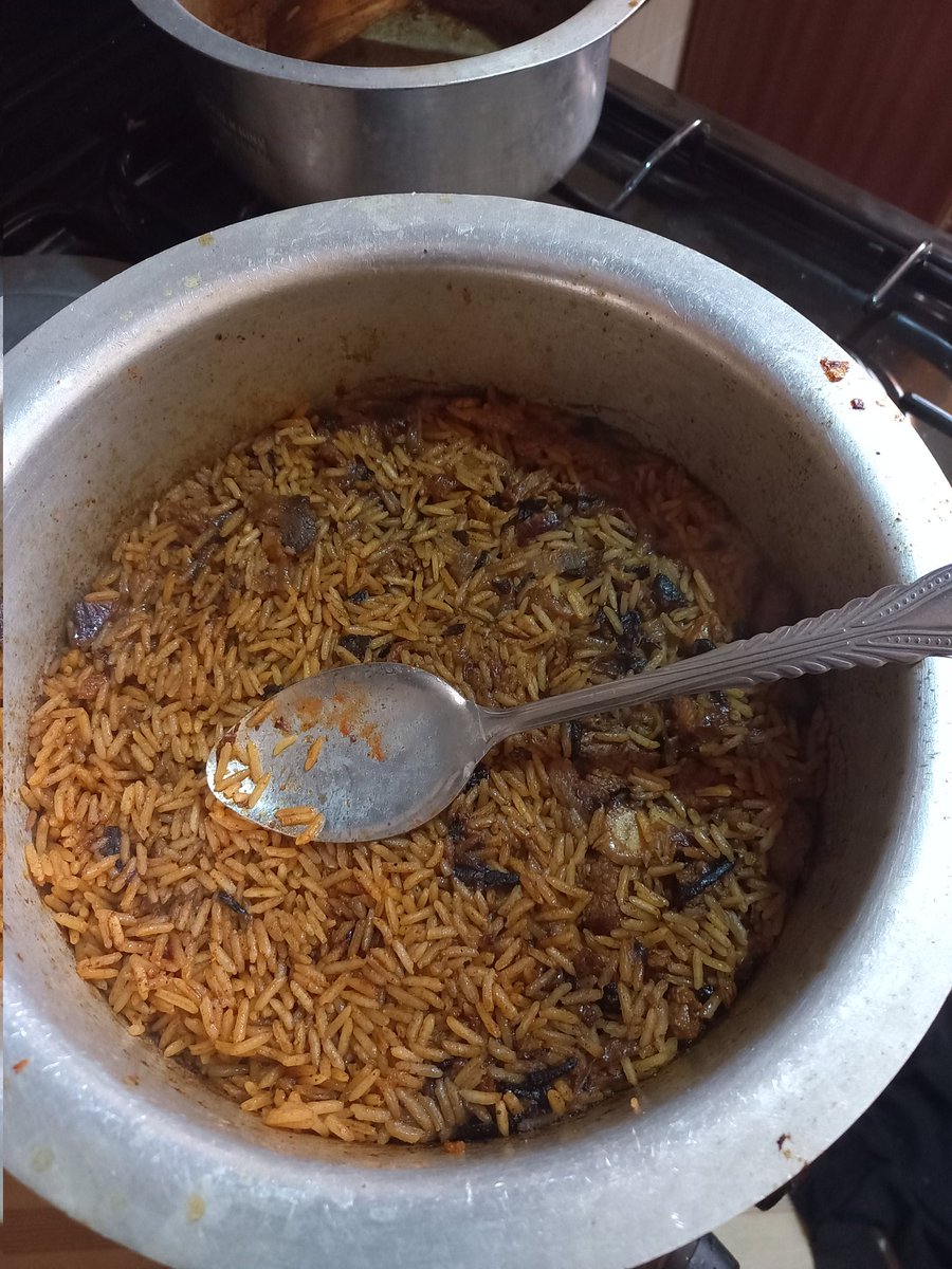 DanSuperdan2's tweet photo. Sundays are for fire pilau. Hakuna pombe since I have since reformed https://t.co/NbdSsjPyLD
