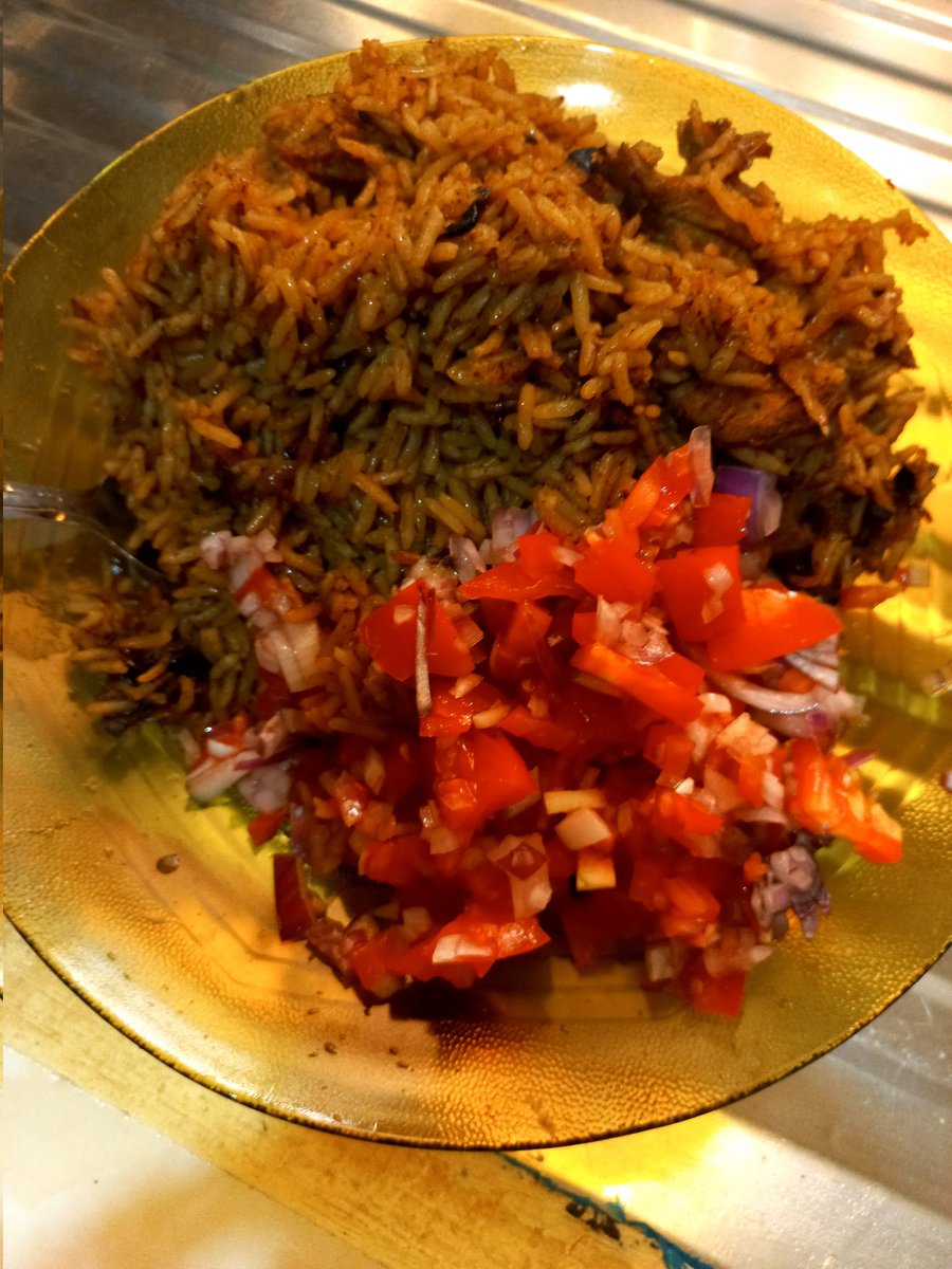 DanSuperdan2's tweet photo. Sundays are for fire pilau. Hakuna pombe since I have since reformed https://t.co/NbdSsjPyLD