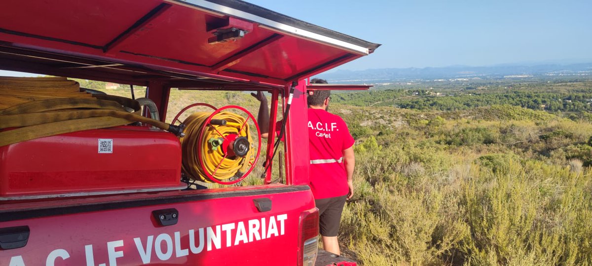 Carfermo95's tweet photo. En verano se descansa poco.Fin de semana de vigilancia con #AcifCarlet . https://t.co/r6eb8WEyNR