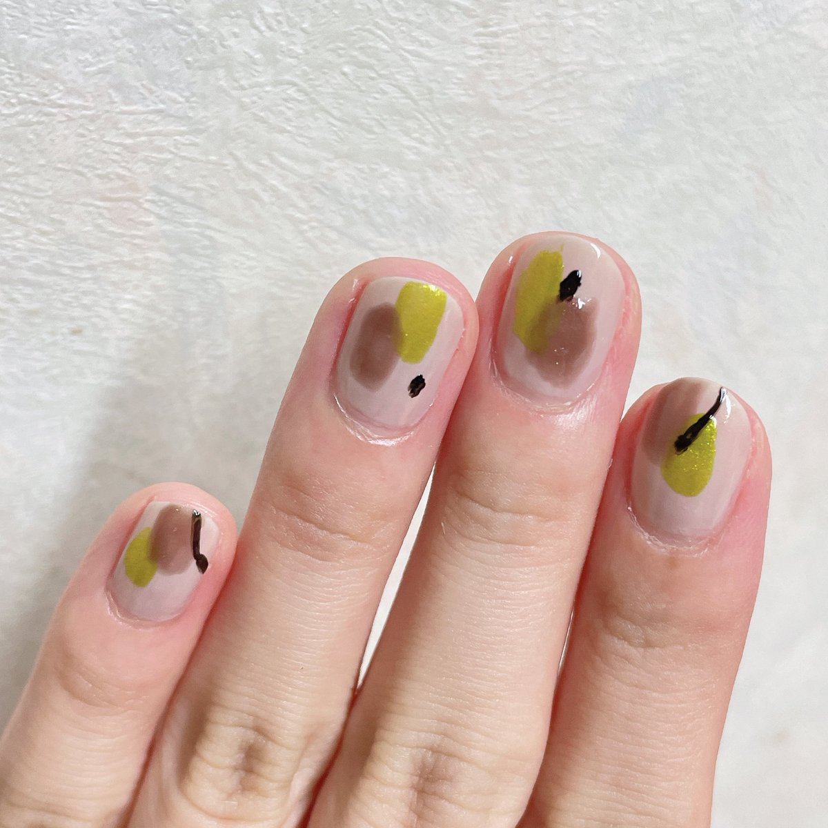 #noiro  S003noiro
#エレガンスラズル 02コカレロ
#ネイルエス glass chocolate
ネイルホリック BK081
またもや久々になってしまった、、、
鈍ってるから塗りかけで🫢
#今日のネイル #セルフネイル