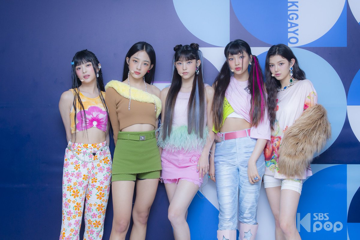 ✿ today secured #Attention4thWin! today’s NewJeans pool party is going well, thank you so so much for 1st place on Inkigayo 🥇🍹 in the future, we'll show you lots lots of new stages that only NewJeans can show! ꔛ