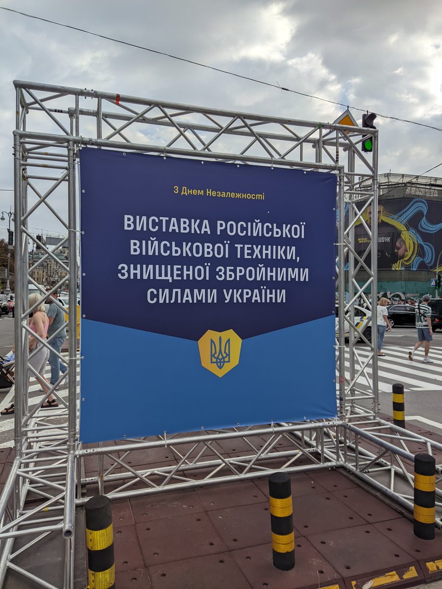 mathematic1313's tweet photo. Тред про знищену роzійську техніку яка чекає всіх охочих на Майдані Незалежності,але не всі можуть її подивитися своїми очима.
Я зробив ці фото для вас.
Наж��ль цього мотлоху у ворога ще дуже багато.
Дуже пишаюся ЗСУ 🇺🇦 -неймовірні ТИТАНИ сьогодення.
Велика шана захисникам України https://t.co/FLd0Gle8ID