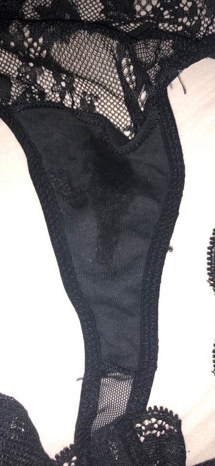 ما هو احا بقا انا مش كل يوم هصحى هلاقي الماسورة مسربة كدة 🥺😫 
يمكن علشان بنام ايدي جوة البنطلون 🙄 مش هشيلها برده 😝