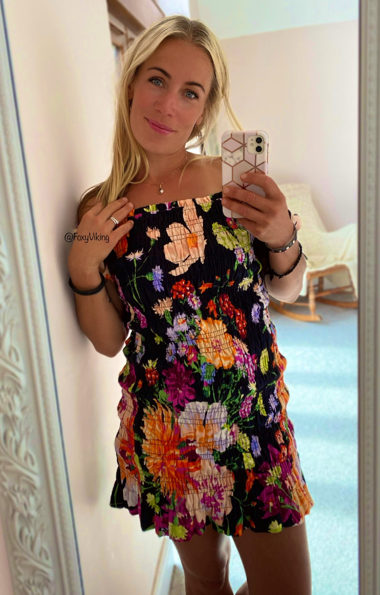 FoxyViking ⚔️ on Twitter: "Please RT if you’d buy me a drink 🍸🍹 https://t.co/Remo9oiwVc" / Twitter