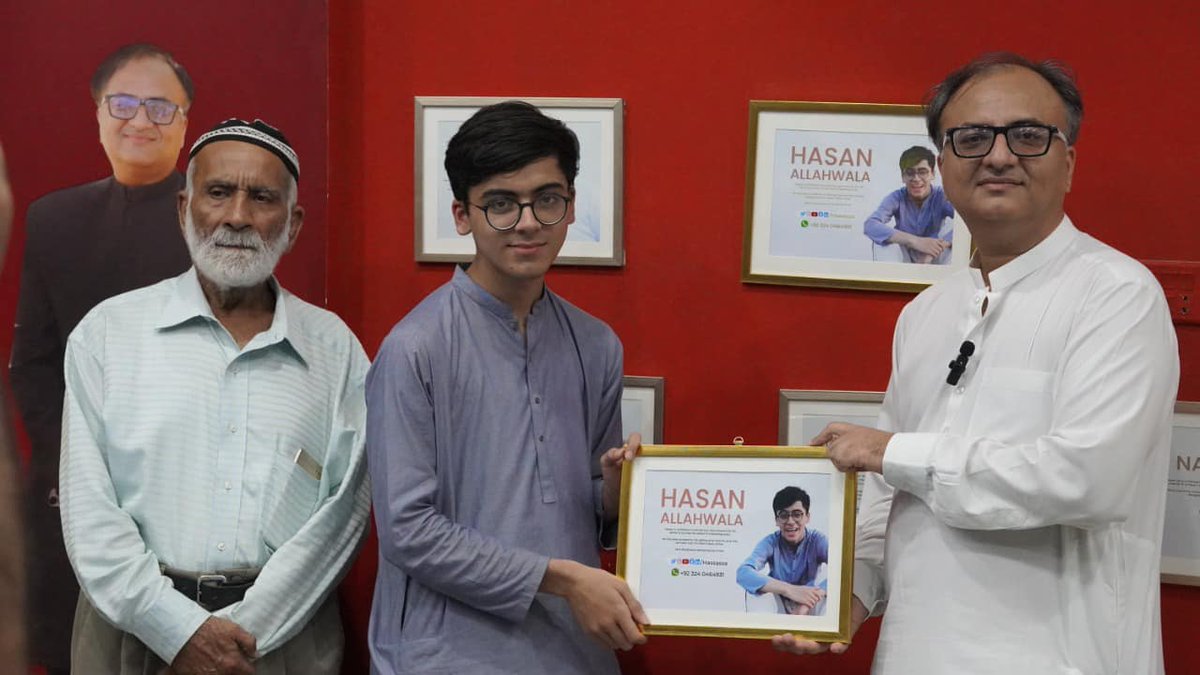 smikarachi's tweet photo. Congratulations to 14 years old Hasan Allahwala for landing on our Wall of Hero  🦸‍♂️ at  Social Media Incubator.

Hassan is 14 and is an outstanding video editor ✍️ who is running social media campaign for Jamaat-e-Islami Karachi  along with their regular team !

#ContentCreator https://t.co/IEzCOgHU4y
